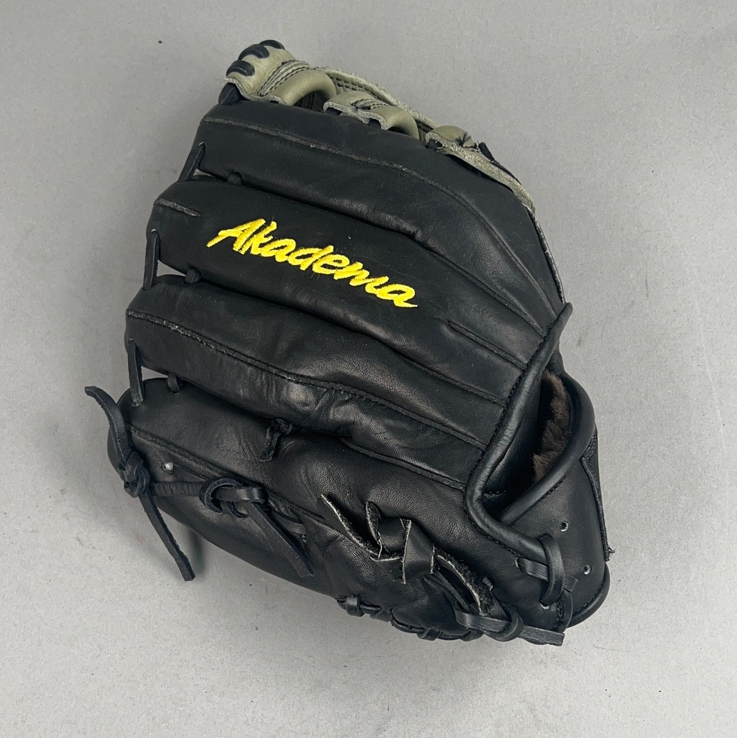 Akadema AFL10 Fastpitch Series 11.5" Right Hand Thrower Softball Glove