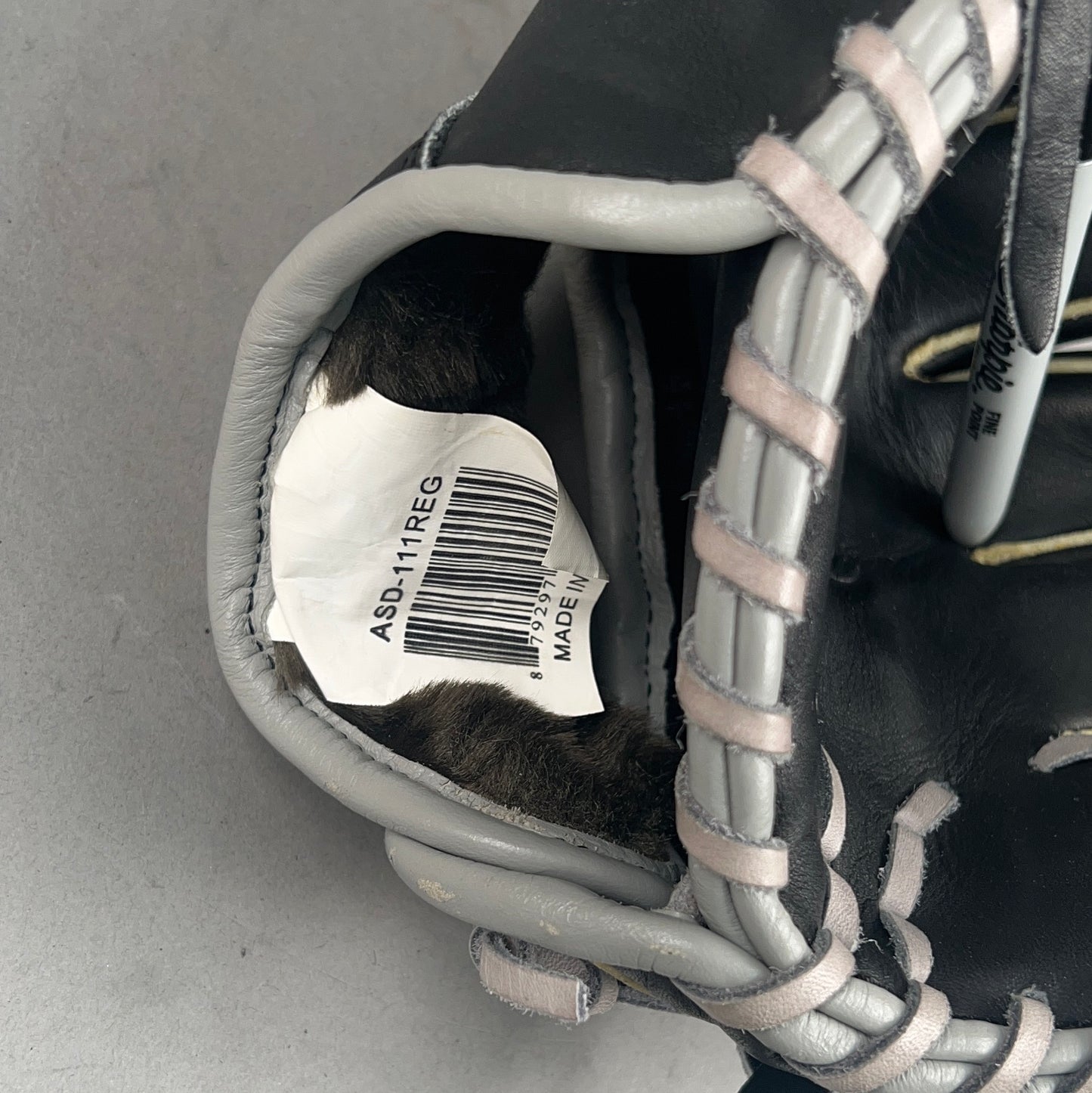 Akadema ASD111 Precision Series 11.5" Right Hand Thrower Baseball Glove