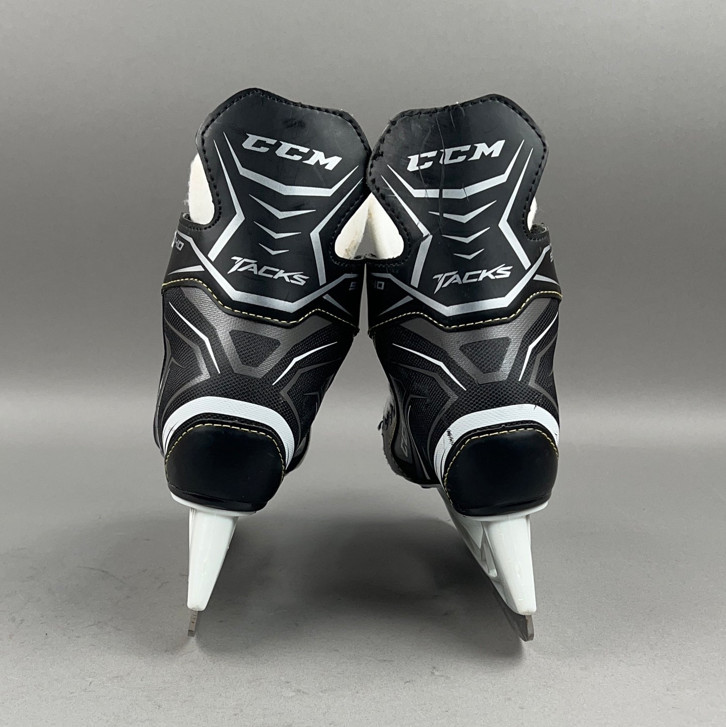 CCM Tacks 9040 Size 13Y Youth Hockey Skates