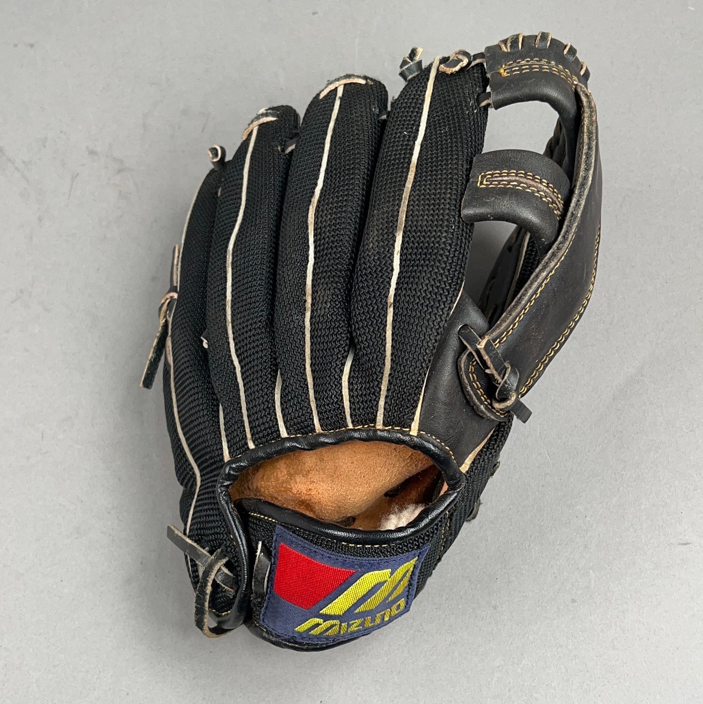 Mizuno MZ 1053 10.5" Right Hand Thrower Baseball Glove