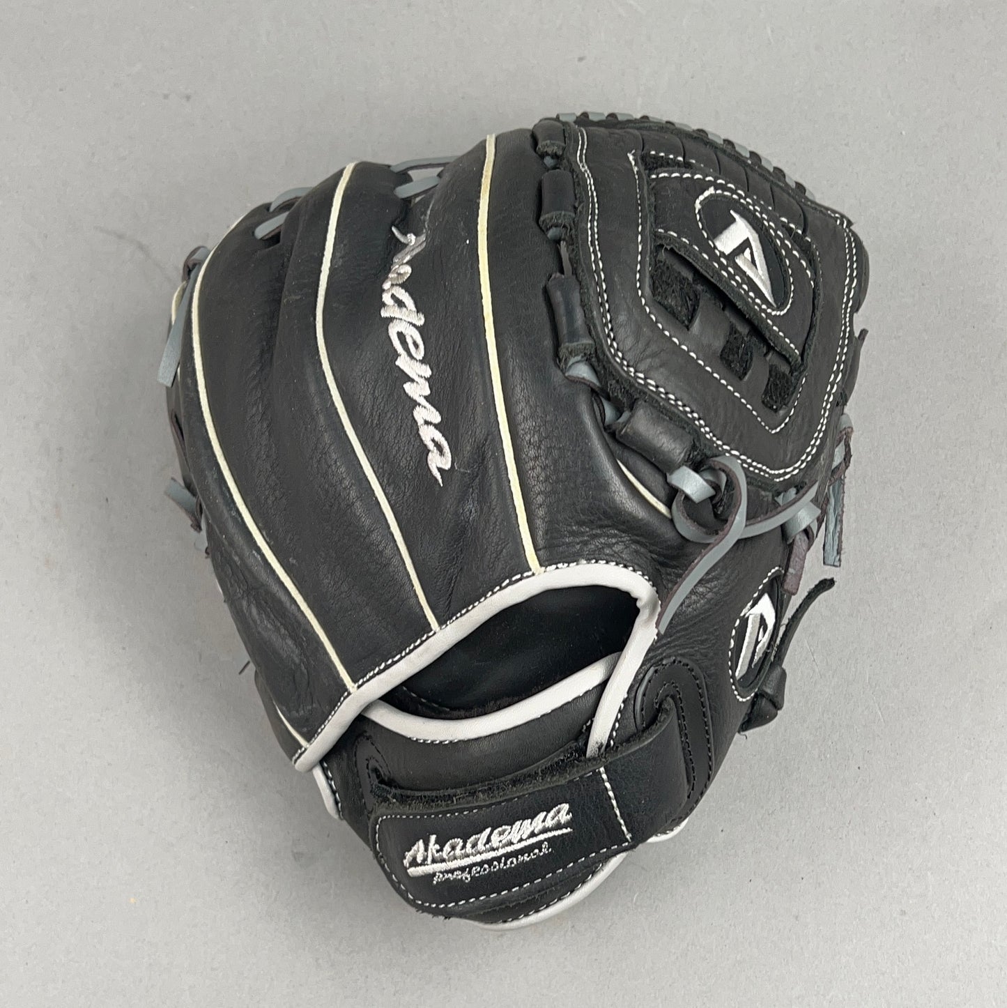 Akadema AOZ91 Prodigy Series 11" Right Hand Thrower Vintage Baseball Glove