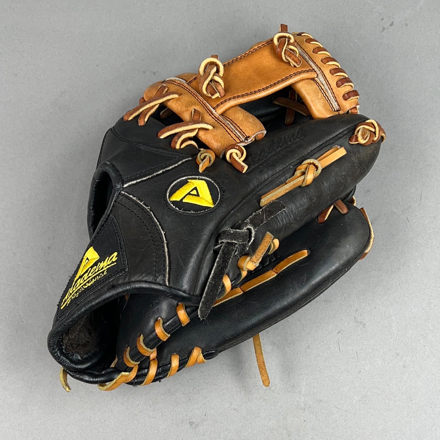 Akadema AML1 12" Right Hand Thrower Vintage Baseball Glove