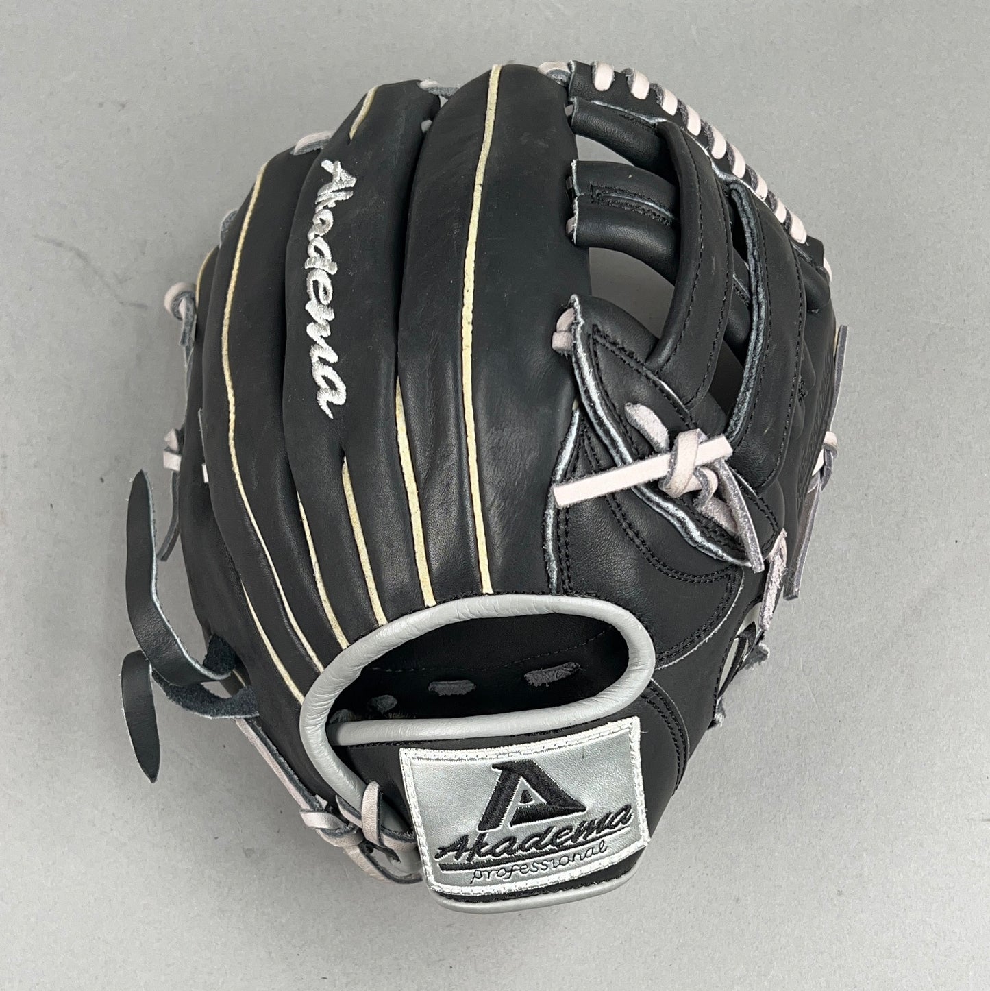 Akadema ASD111 Precision Series 11.5" Right Hand Thrower Vintage Baseball Glove