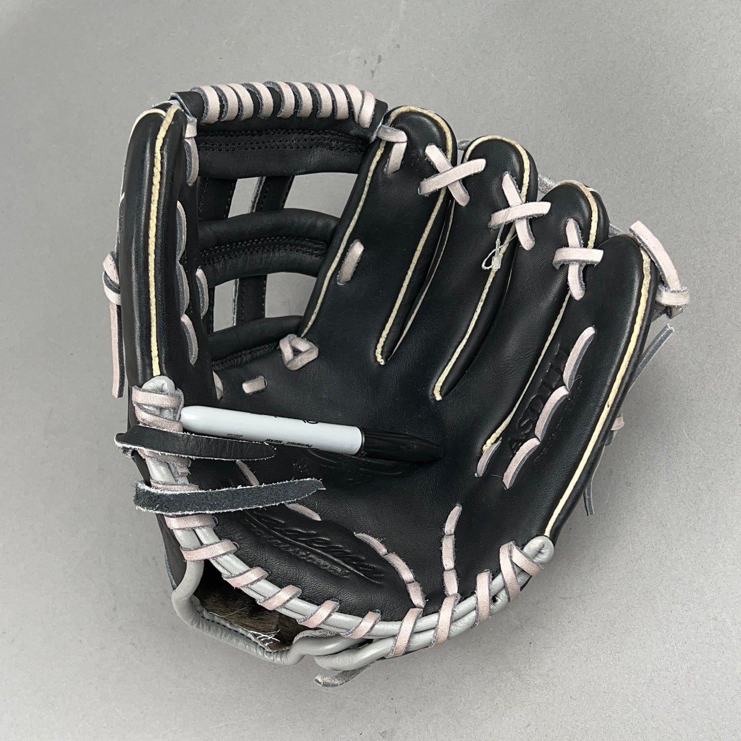 Akadema ASD111 Precision Series 11.5" Right Hand Thrower Vintage Baseball Glove