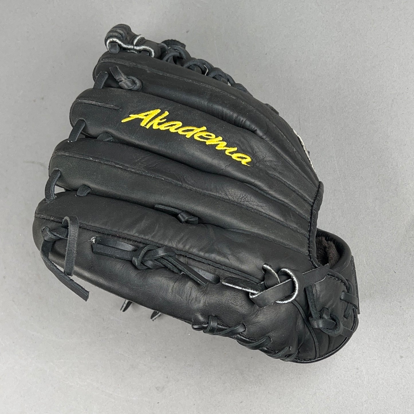 Akadema ABF4 11.5" Right Hand Thrower Vintage Baseball Glove
