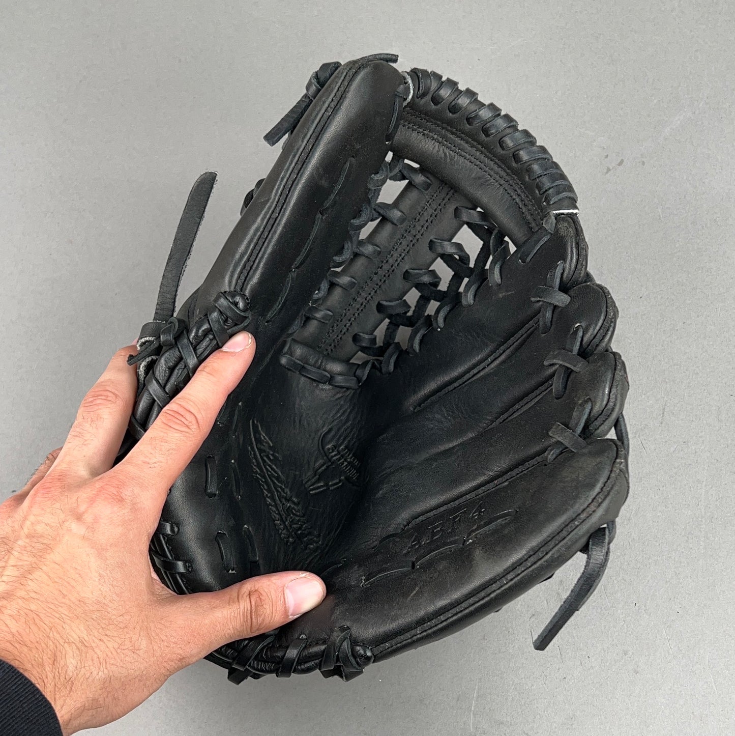 Akadema ABF4 11.5" Right Hand Thrower Vintage Baseball Glove
