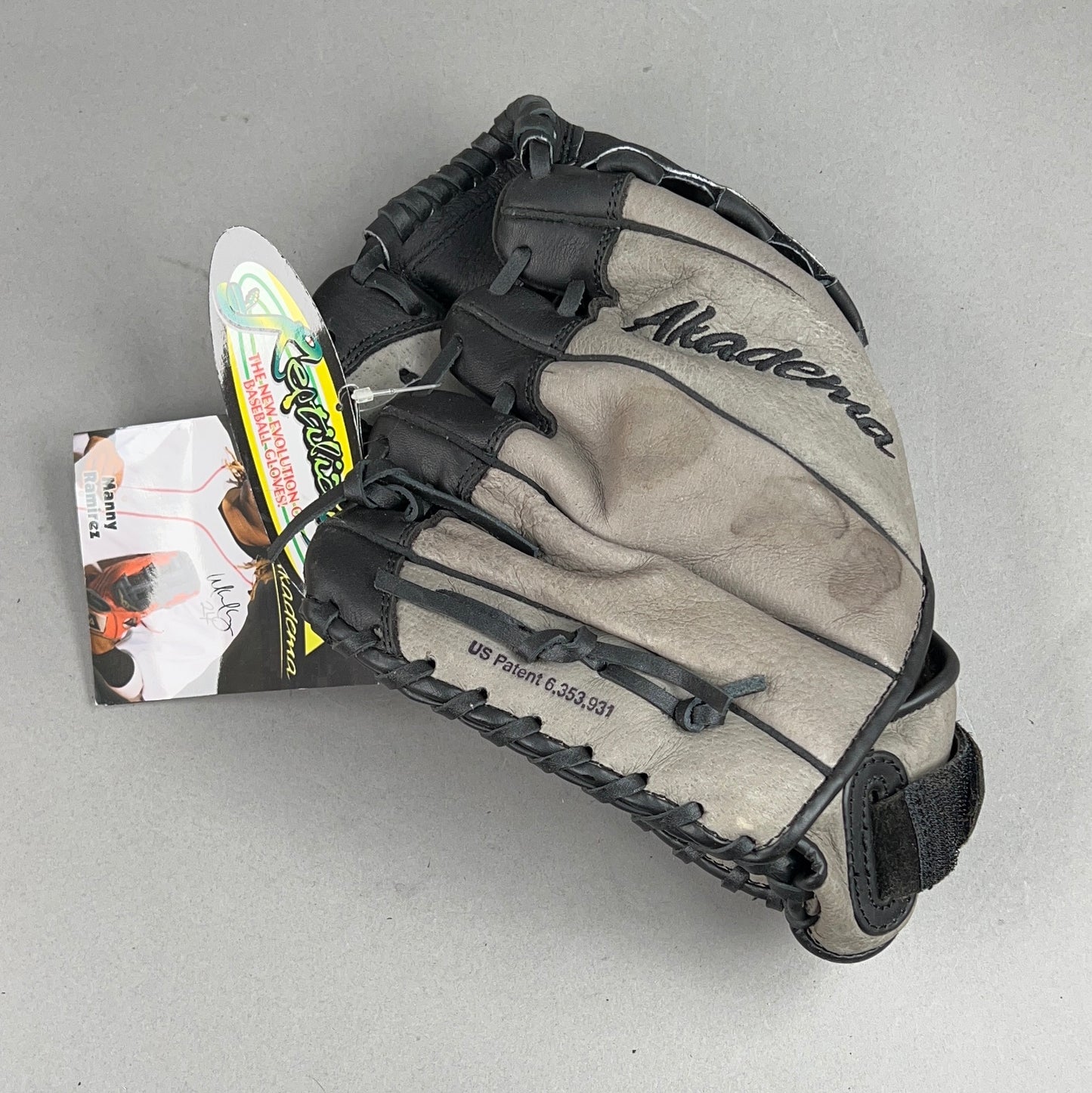 Akadema ADN96 Rookie Series 11.5" Right Hand Thrower Baseball Glove