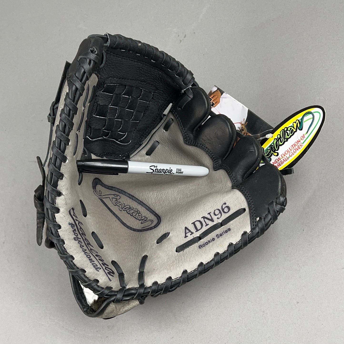 Akadema ADN96 Rookie Series 11.5" Right Hand Thrower Baseball Glove