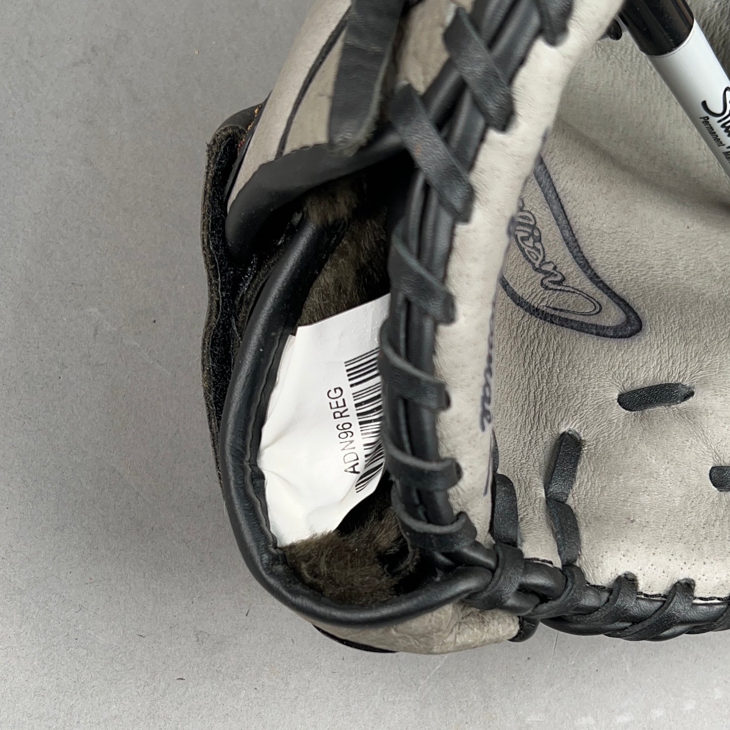 Akadema ADN96 Rookie Series 11.5" Right Hand Thrower Baseball Glove