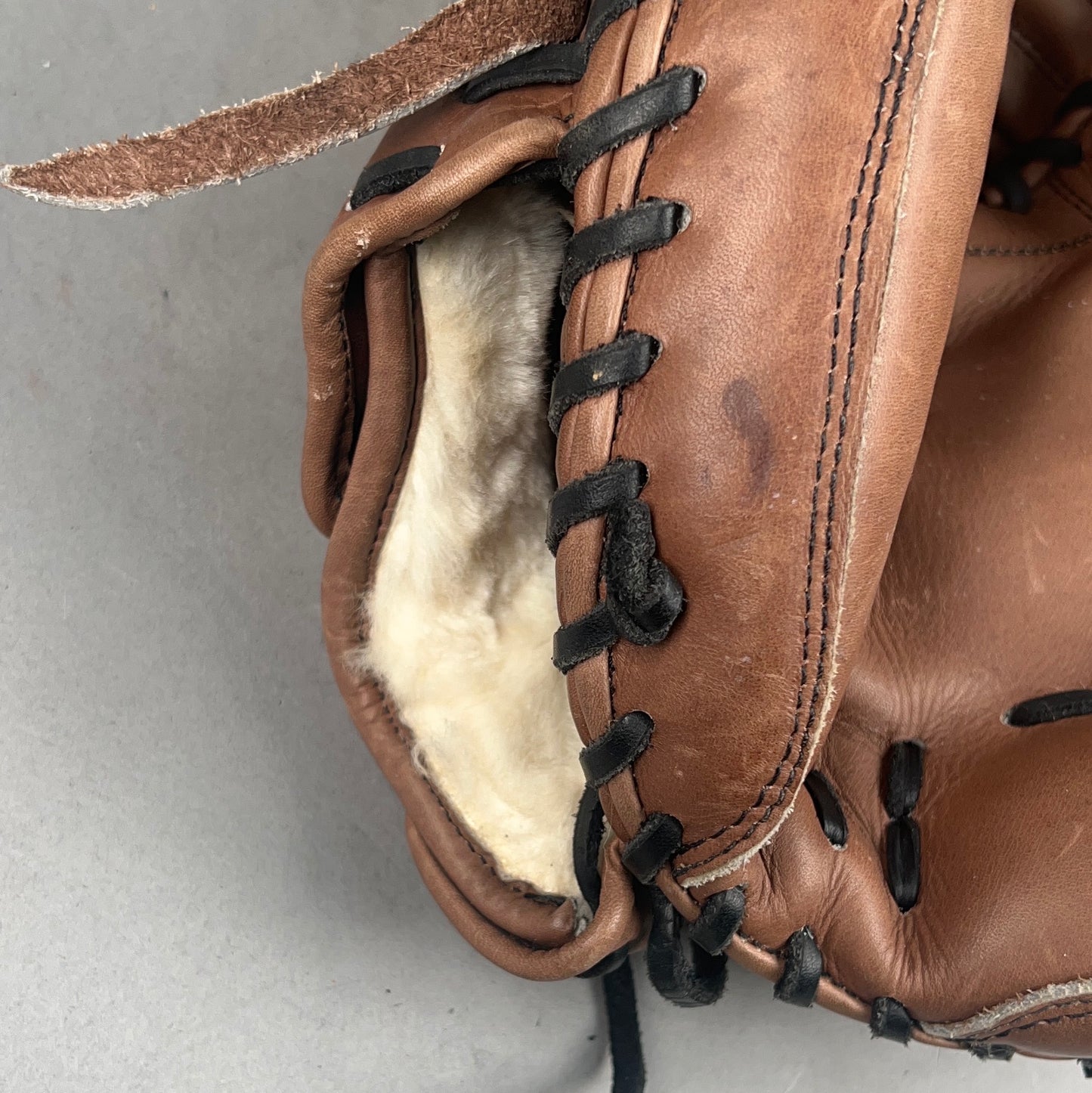 Kelley DN 060 31" Right Hand Thrower Catchers Mitt