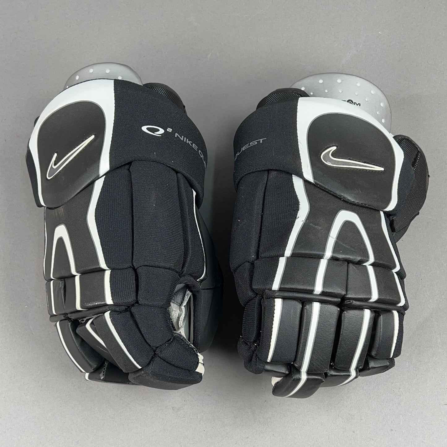 Nike Q2 Nike Quest Senior 13" Hockey Gloves