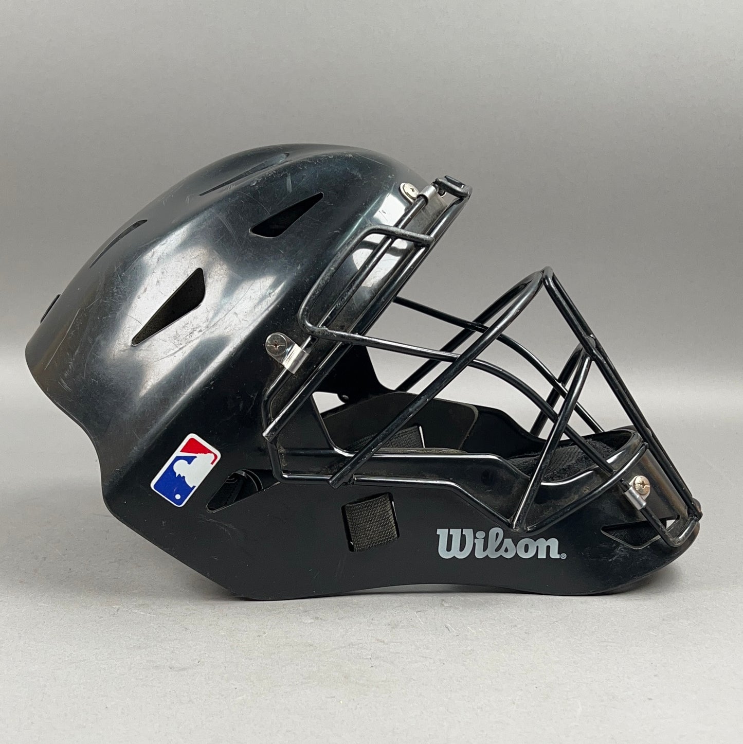 Wilson Prestige 7" to 7 5/8" Catchers Helmet