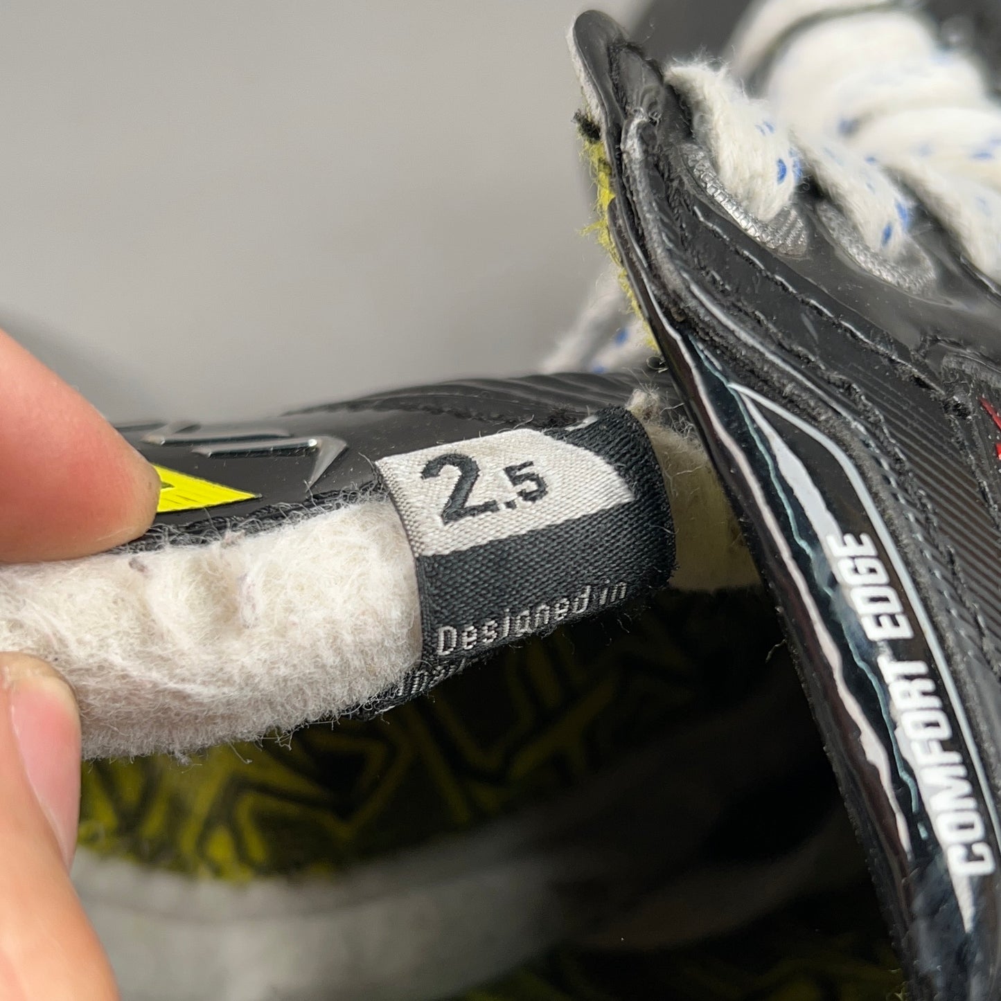 Bauer Vapor 3X Size 2.5 Junior Hockey Skates
