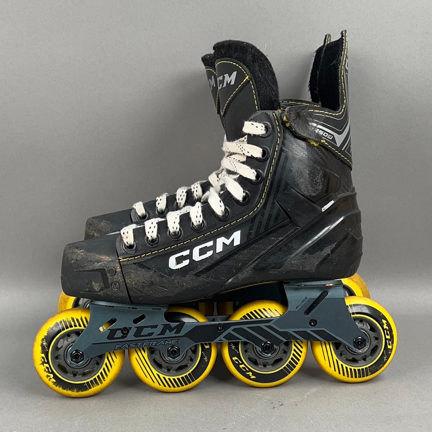 CCM 9350R Size 4 Inline Skates