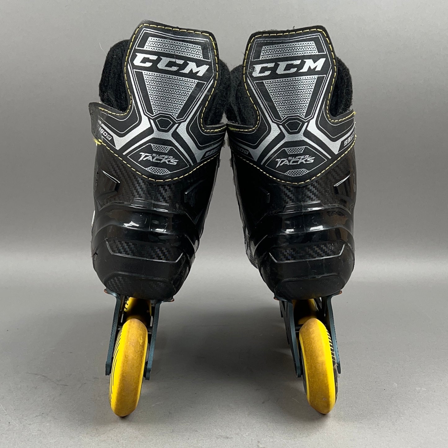 CCM 9350R Size 4 Inline Skates