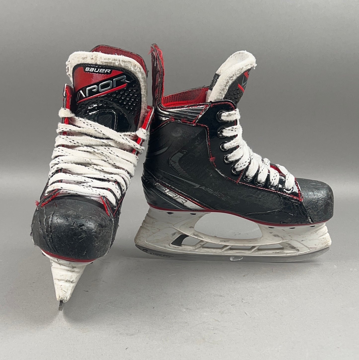 Bauer Vapor X2.7 Size 2 Junior Hockey Skates