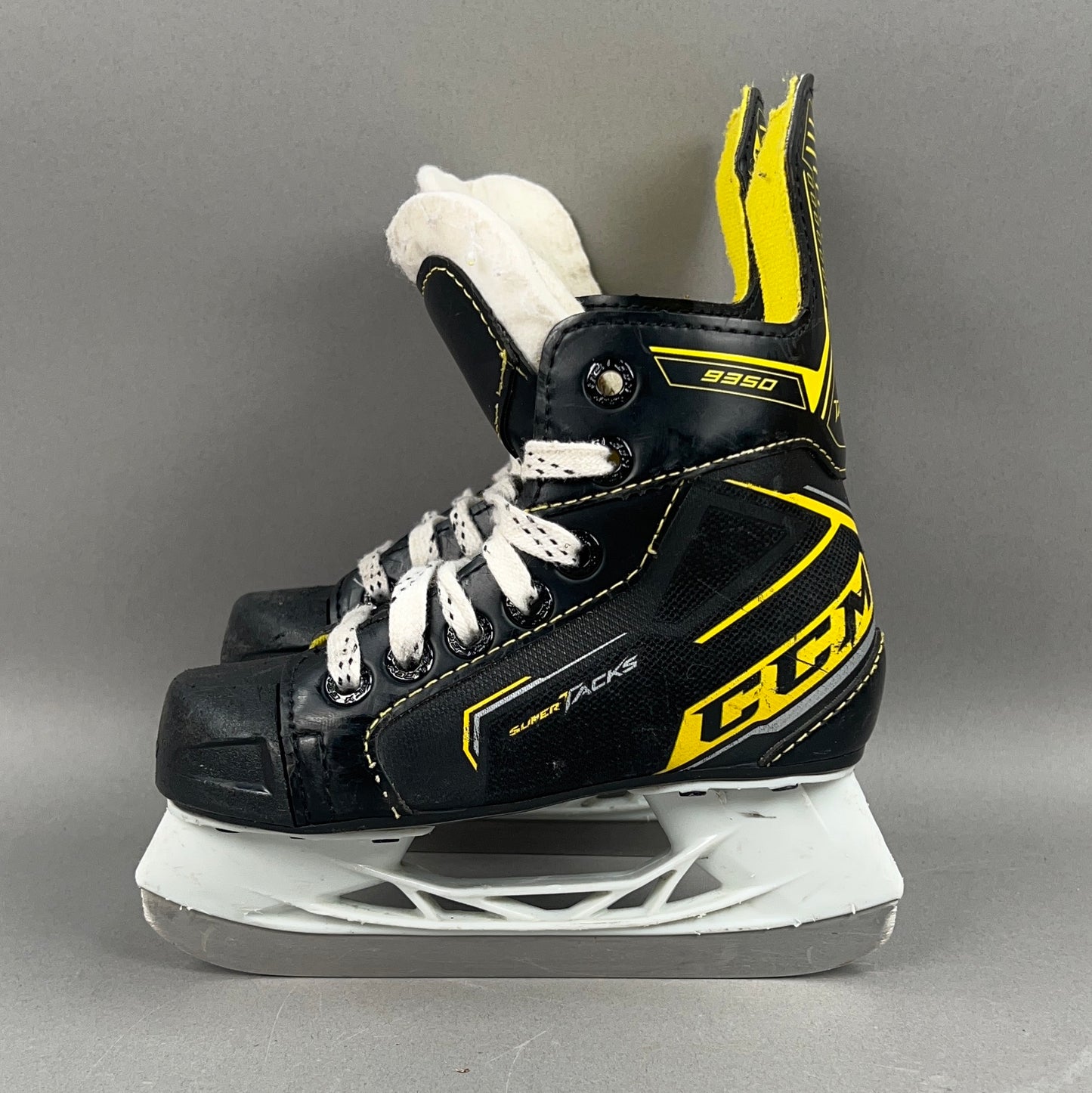 CCM Super Tacks 9350 Size 10Y Youth Hockey Skates