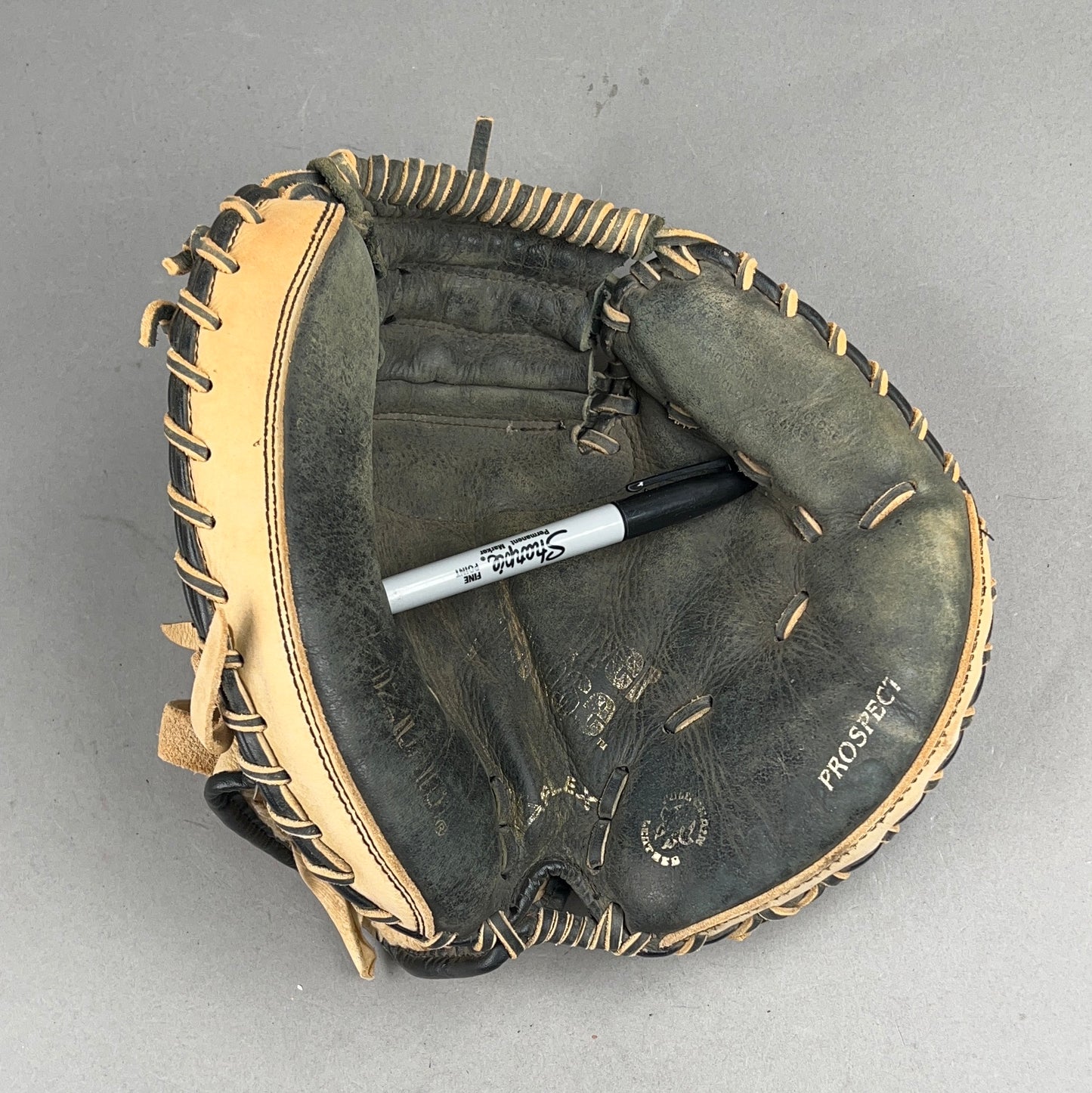 Mizuno Prospect GXC 105 32.5" Right Hand Thrower Catchers Mitt