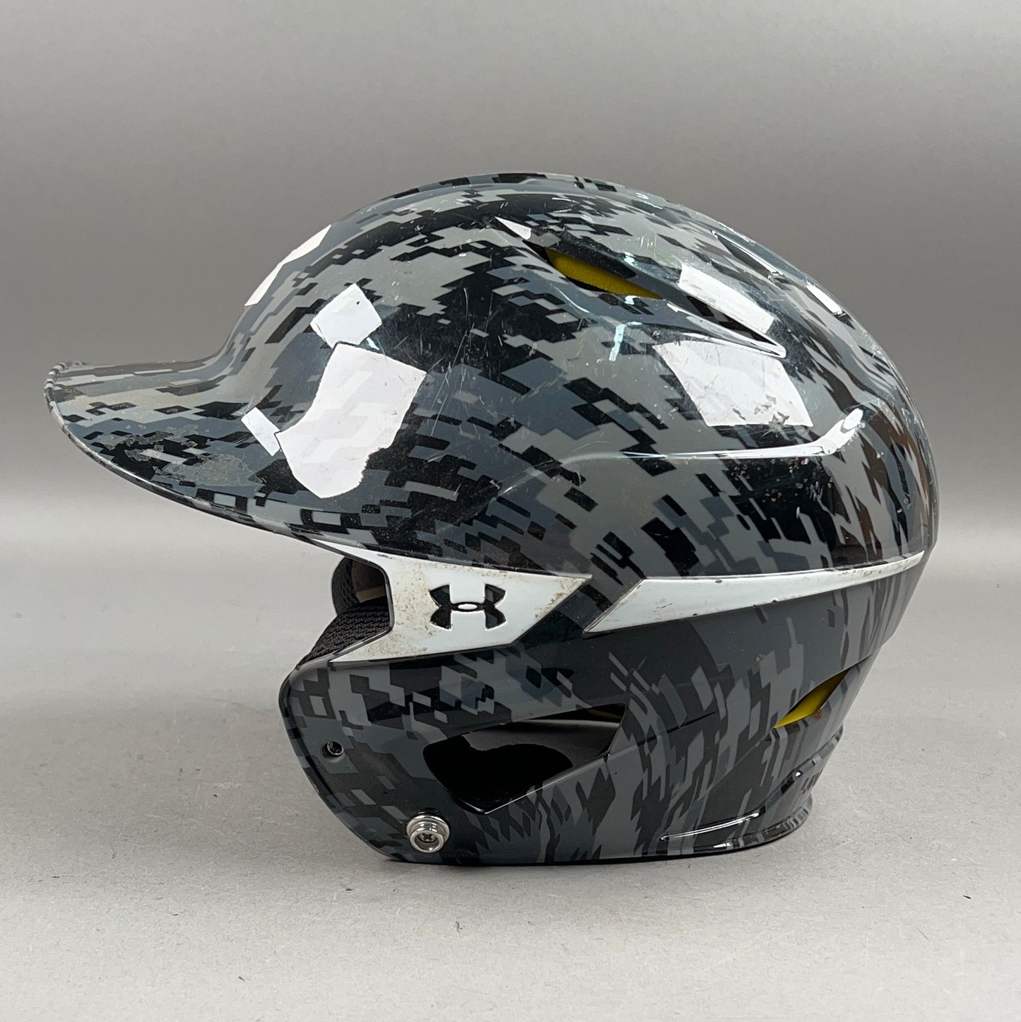 Under Armour UABH2-110 OSFM Adjustable 5 7/8" to 6 3/4" Youth Baseball Batting Helmet