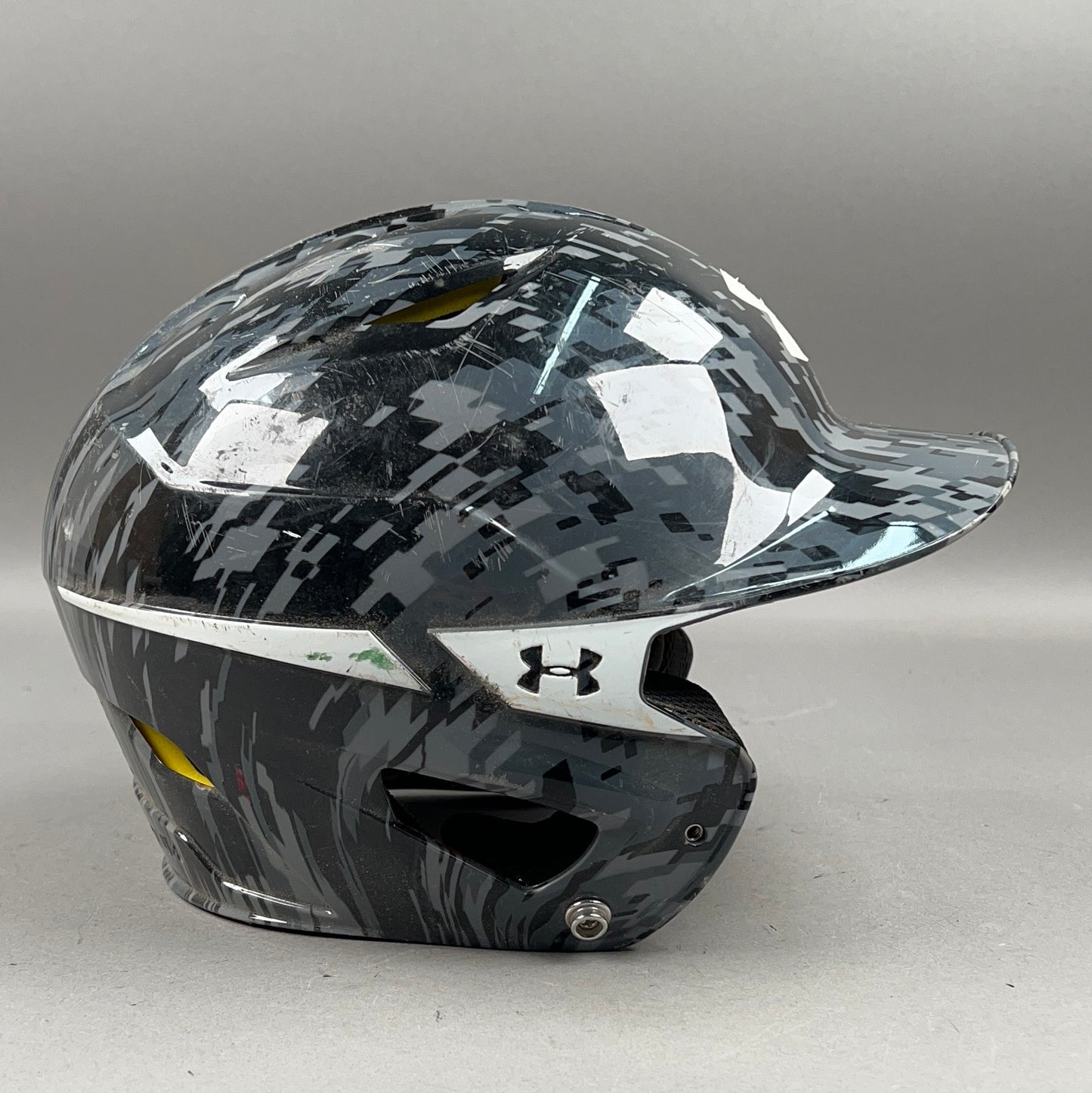 Under Armour UABH2-110 OSFM Adjustable 5 7/8" to 6 3/4" Youth Baseball Batting Helmet