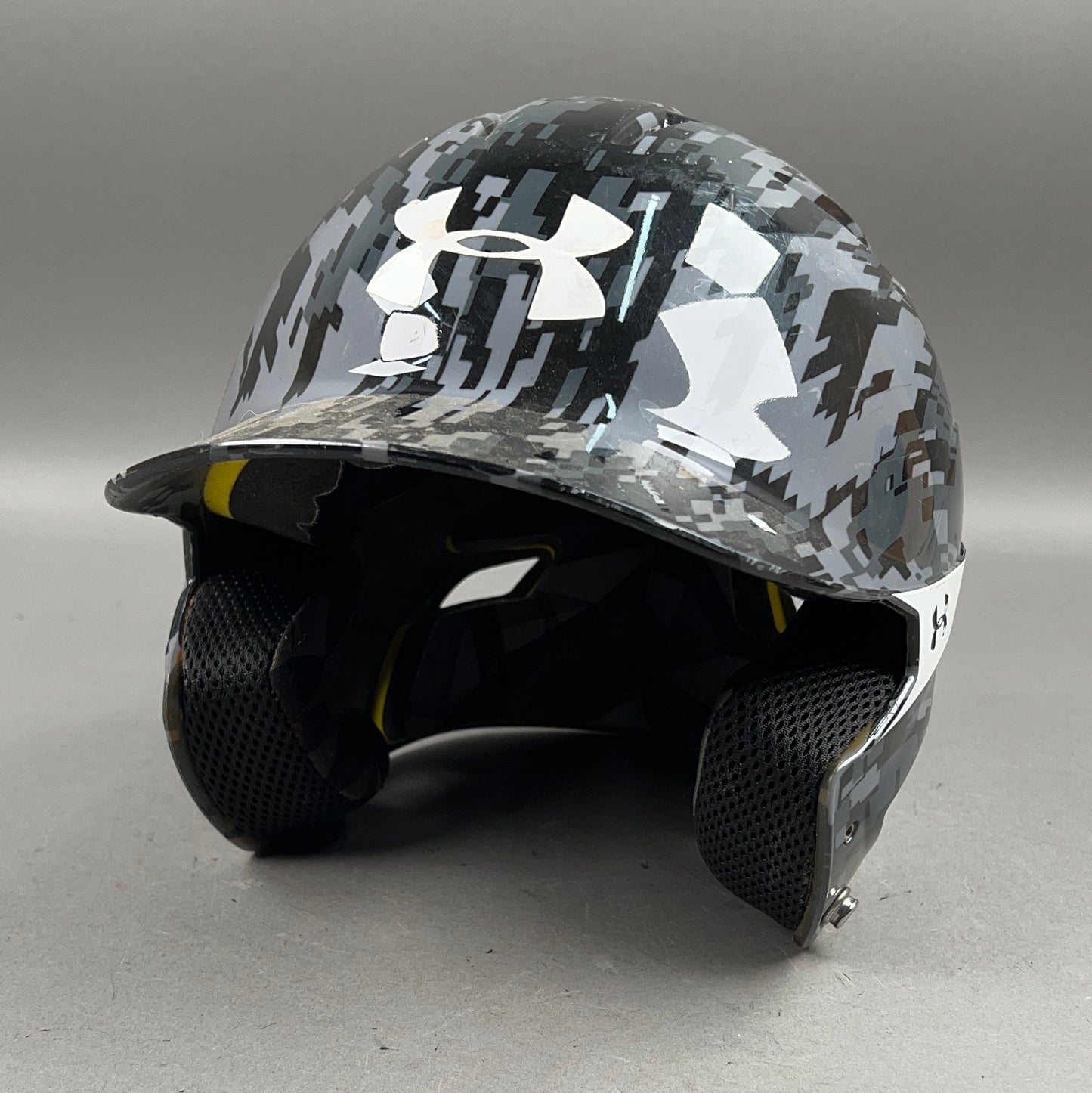 Under Armour UABH2-100 6 1/2" to 7 1/2" Junior Baseball Batting Helmet