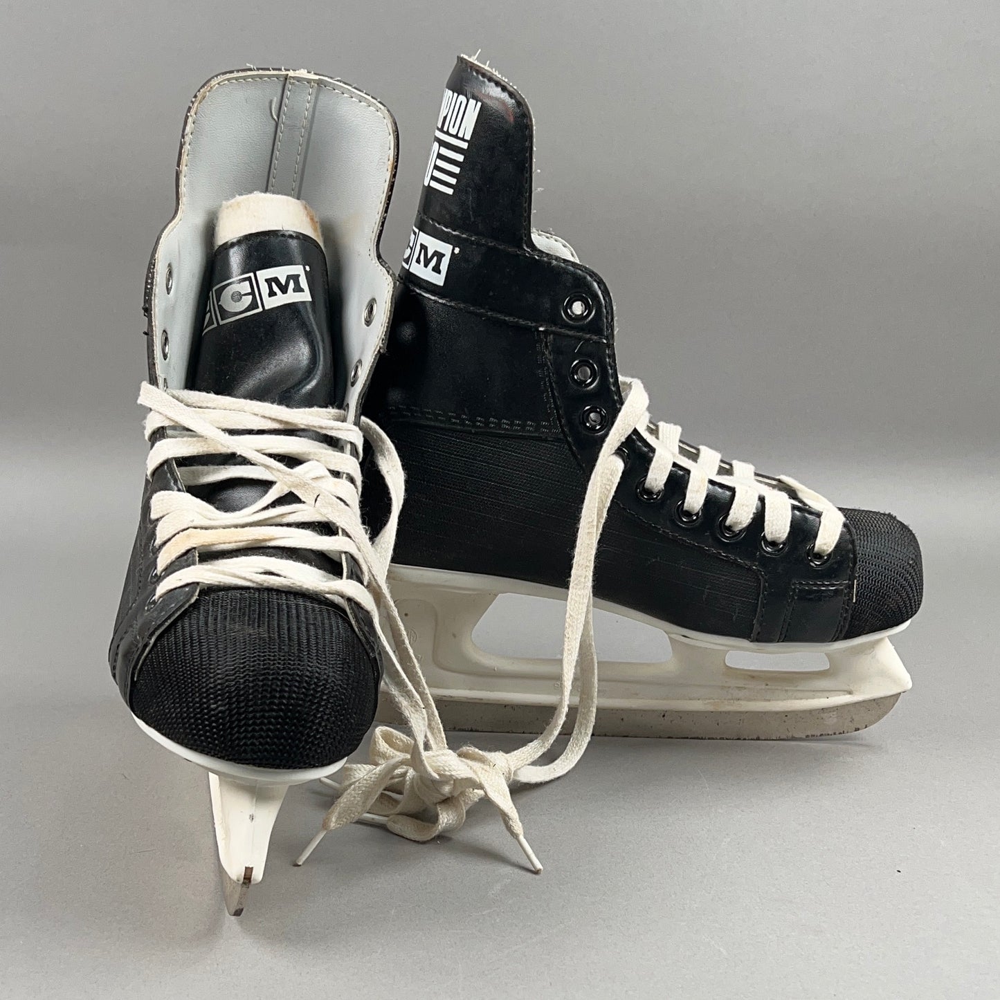 CCM Champion 90 Size 5 Vintage Intermediate Hockey Skates