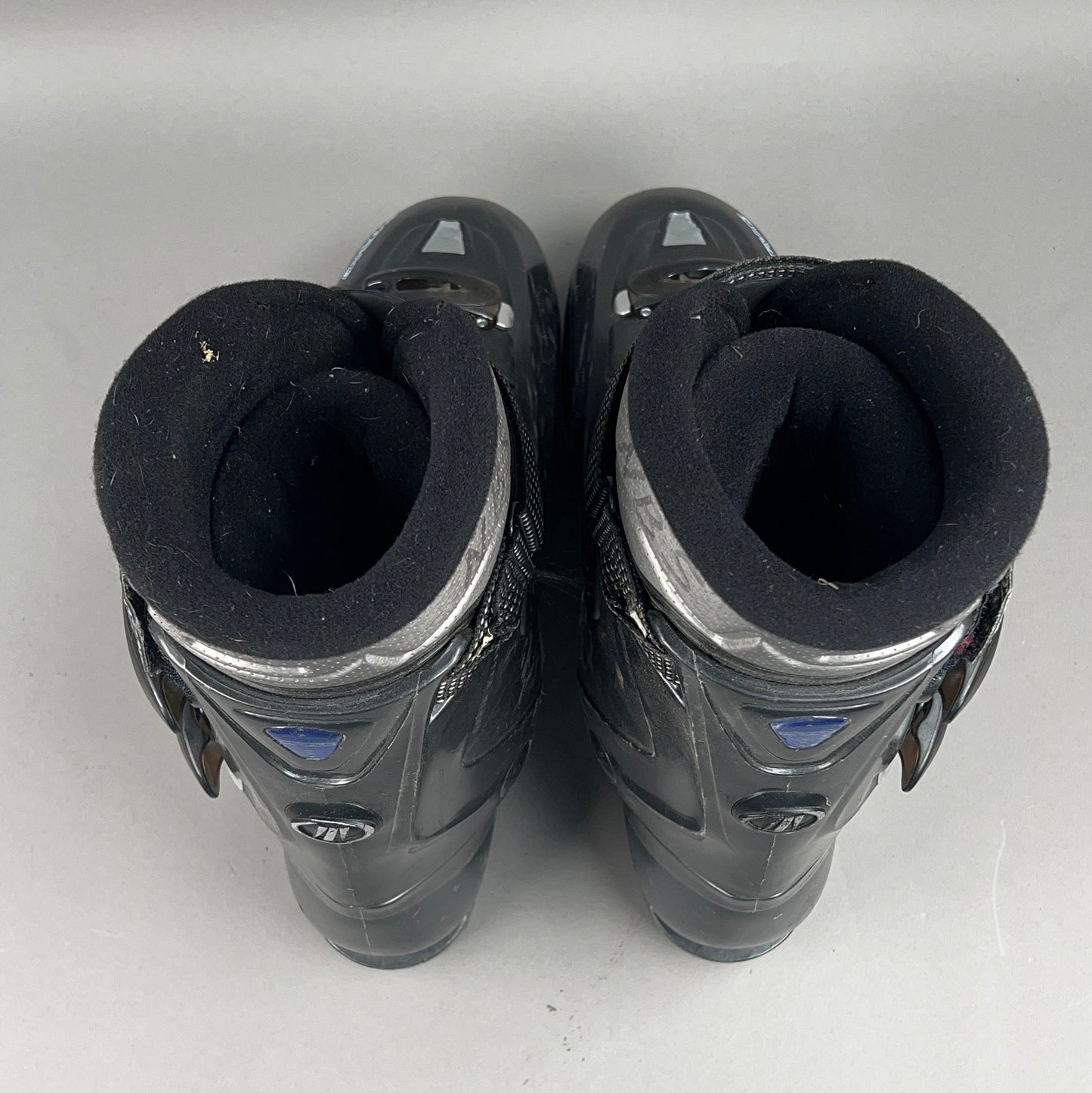 Tecnica ENTRYX Size 300-310 Mens Ski Boots