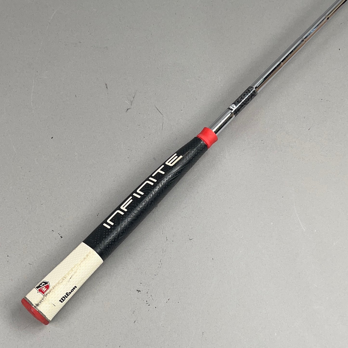 Wilson Infinite South Side Right-Handed 34" Putter