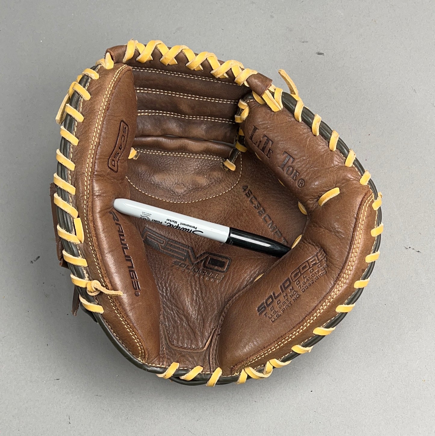 Rawlings Revo 4SC32CMPT 32" Right Hand Thrower Catchers Mitt