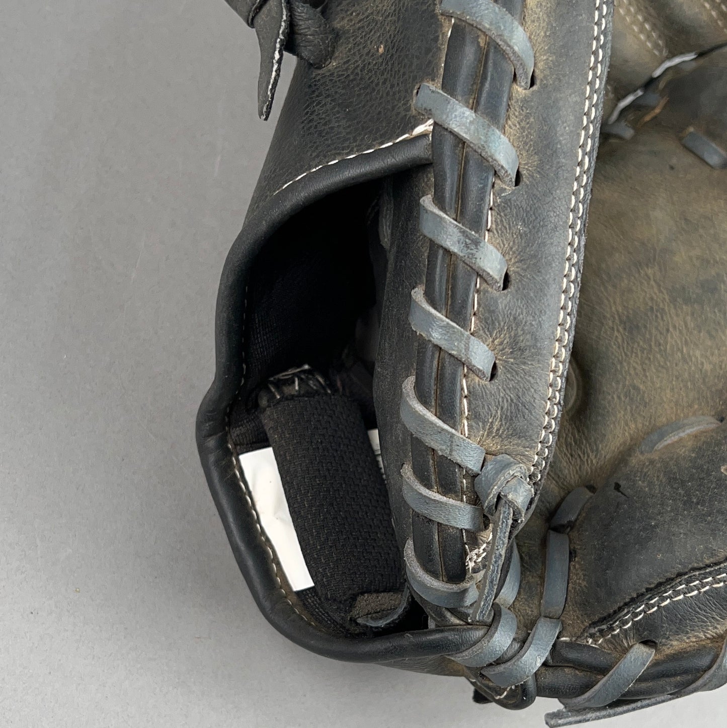 Wilson A360 32.5" Right Hand Thrower Catchers Mitt