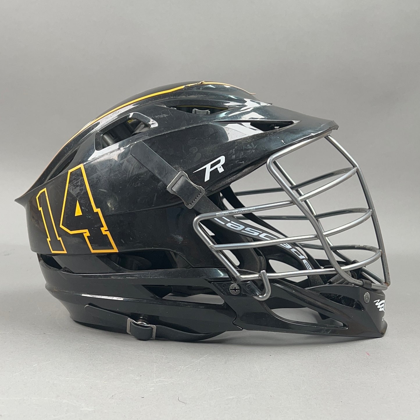 Cascade R Medium 21.5" to 24" Junior Lacrosse Helmet
