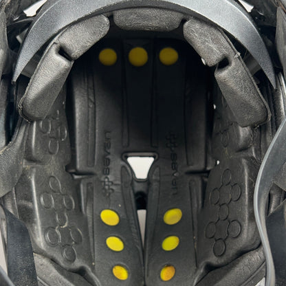 Cascade R Medium 21.5" to 24" Junior Lacrosse Helmet