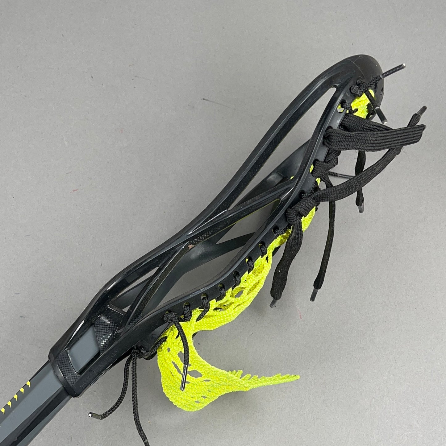 Under Armour Strategy Attack/Mid Lacrosse Head w/ 30" Strategy 7000 Alloy
