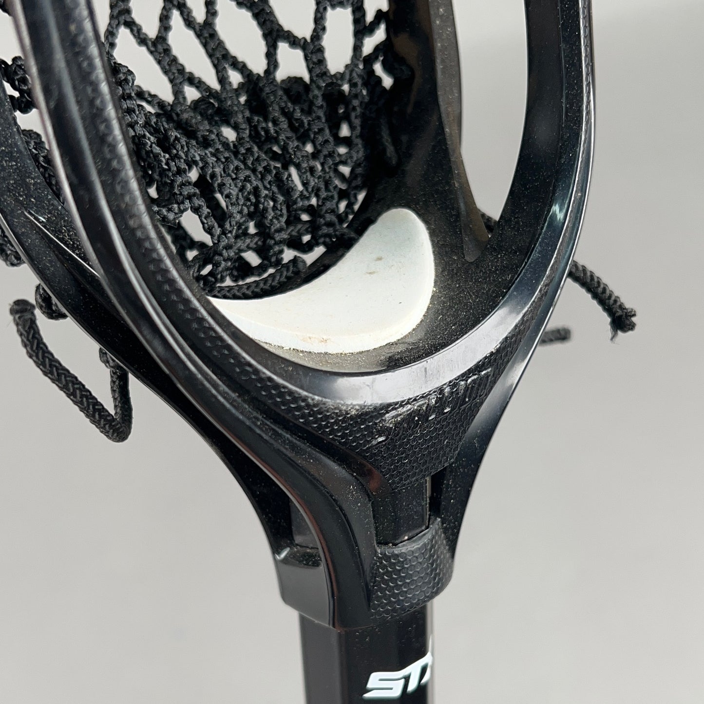 STX Stallion Attack/Mid Lacrosse Head w/ 30" STX 6000