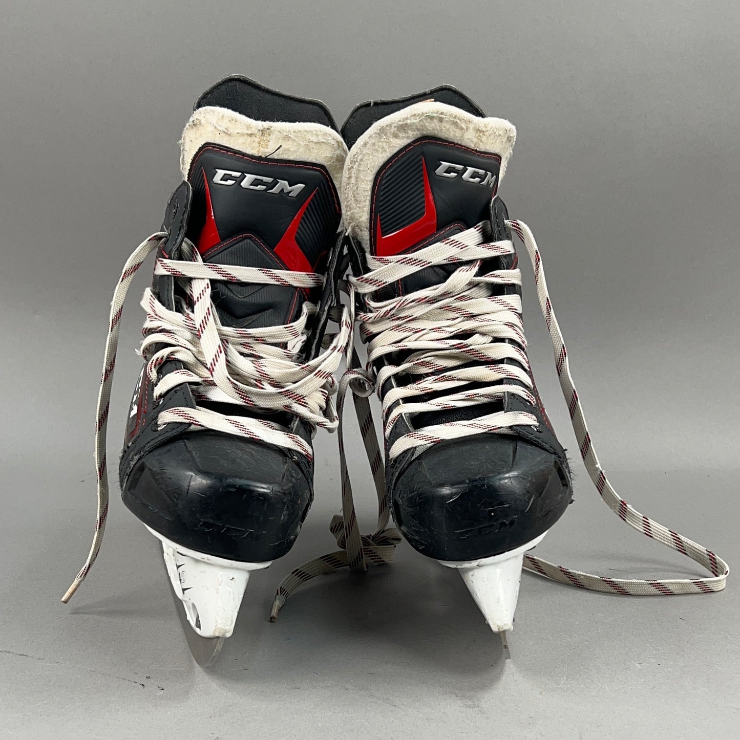 CCM FT370 Size 6 Intermediate Hockey Skates