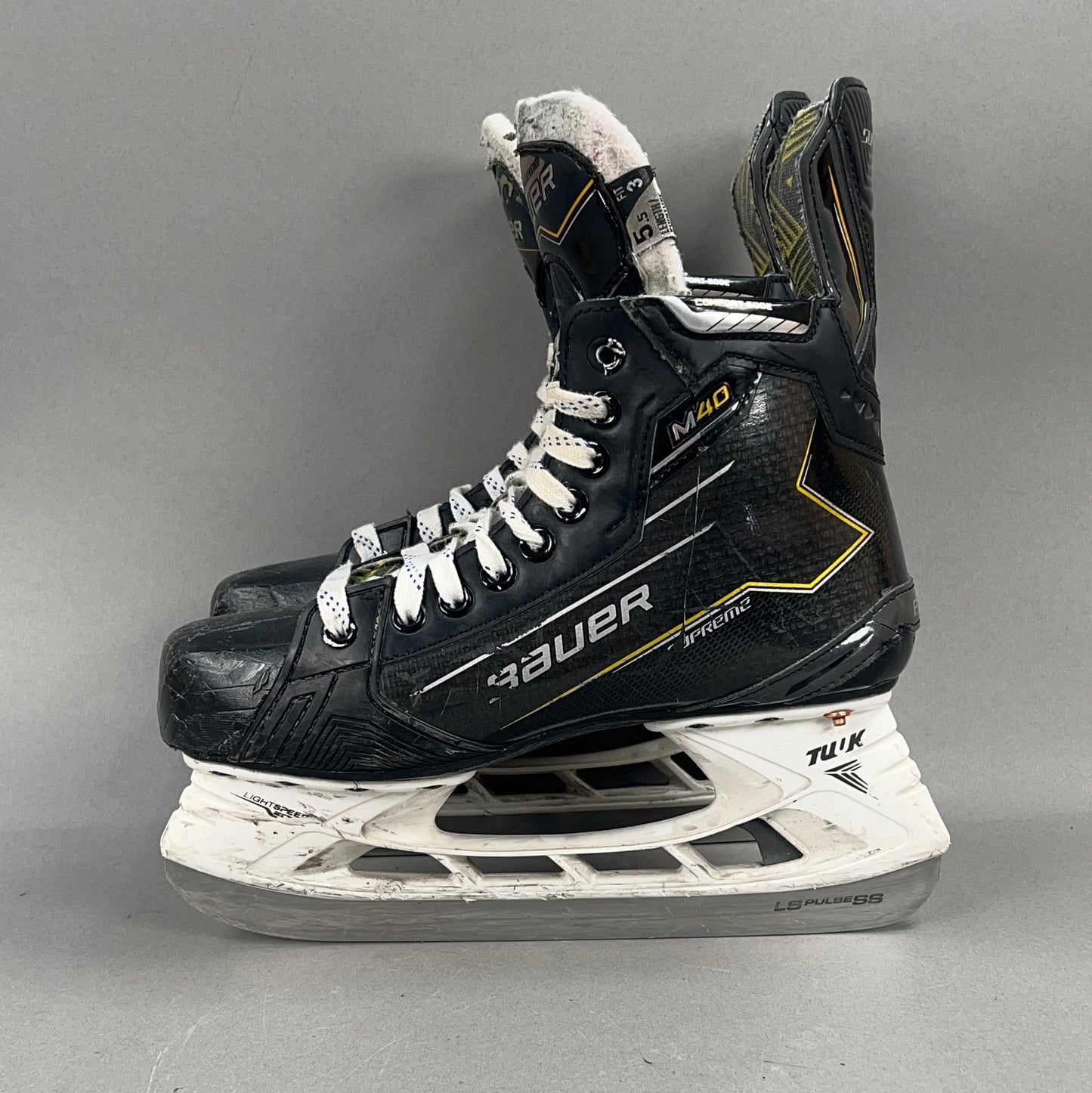 Bauer Supreme M40 Size 5.5 Intermediate Hockey Skates
