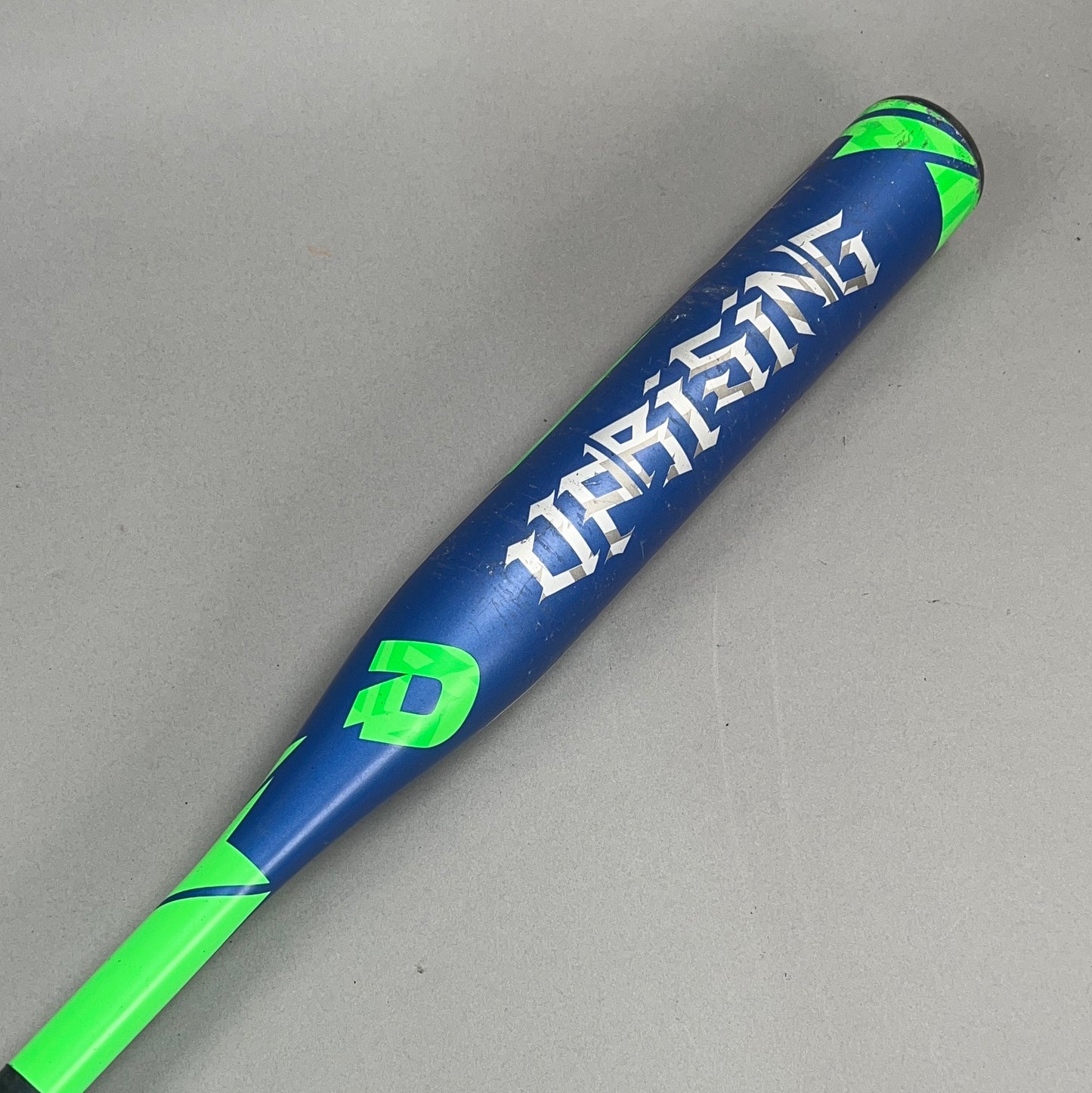 Demarini Uprising 30/18 (-12) Softball Bat