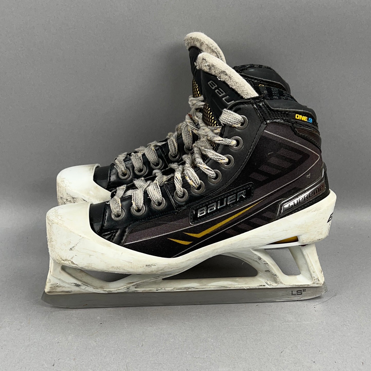 Bauer Supreme One.9 Size 4 Hockey Goalie Skates
