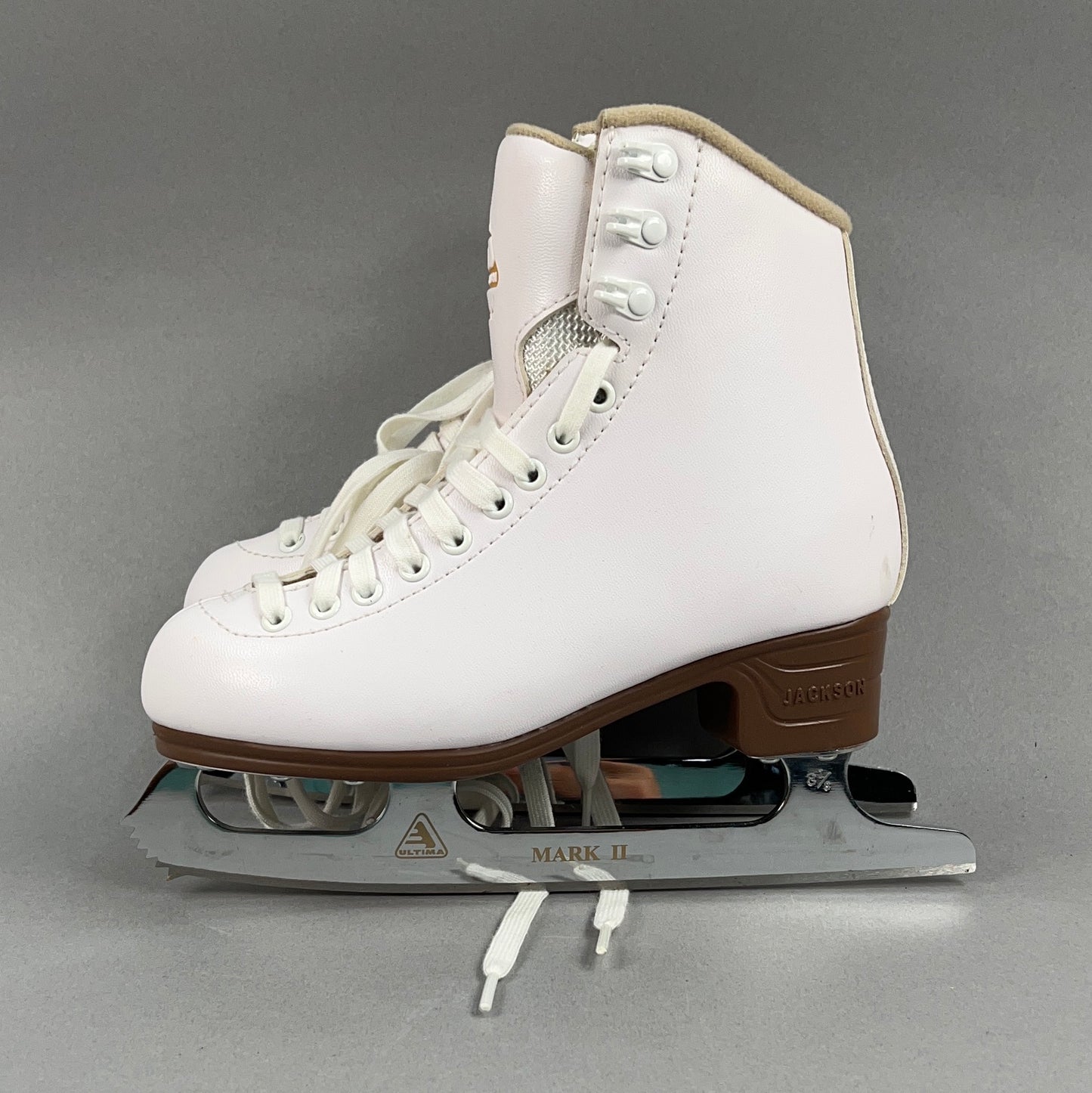 Jackson Excel Size 2.5 Ice Skates w/ Mark II Blades