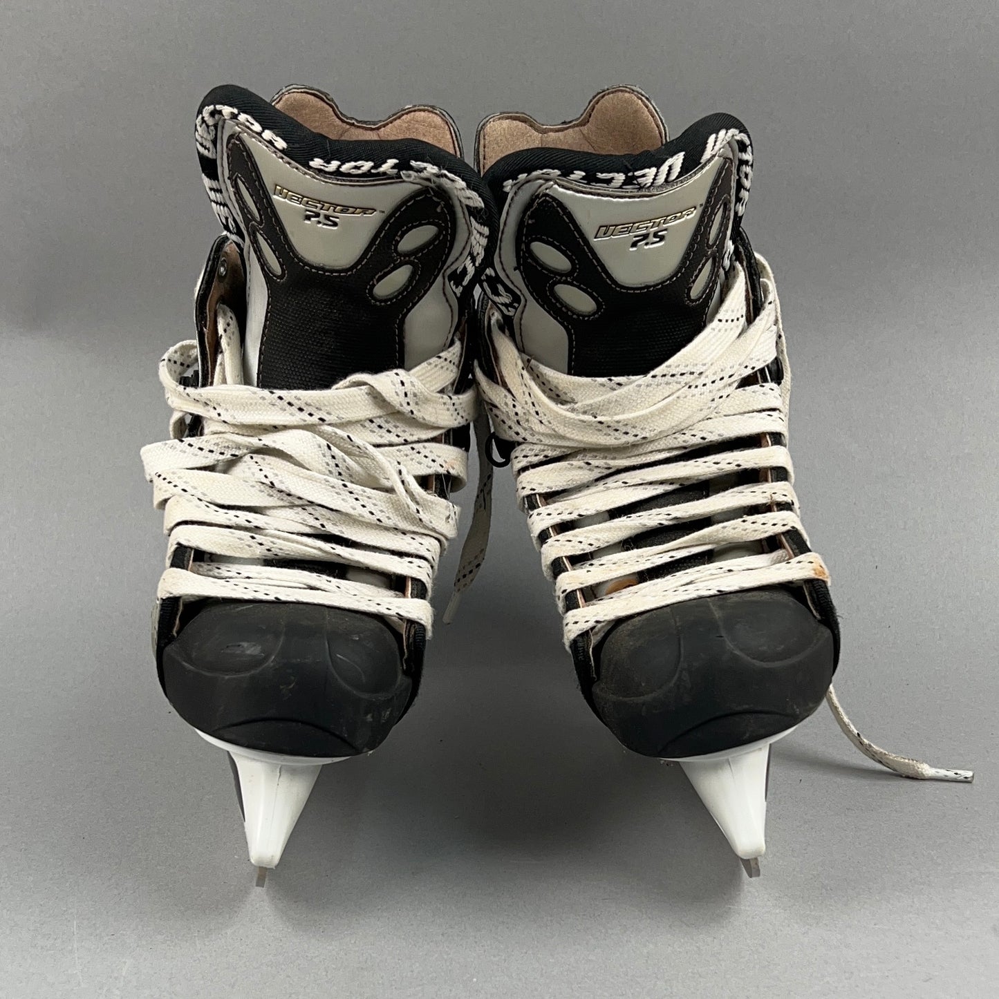 CCM Vector 7.5 Size 4 Intermediate Hockey Skates