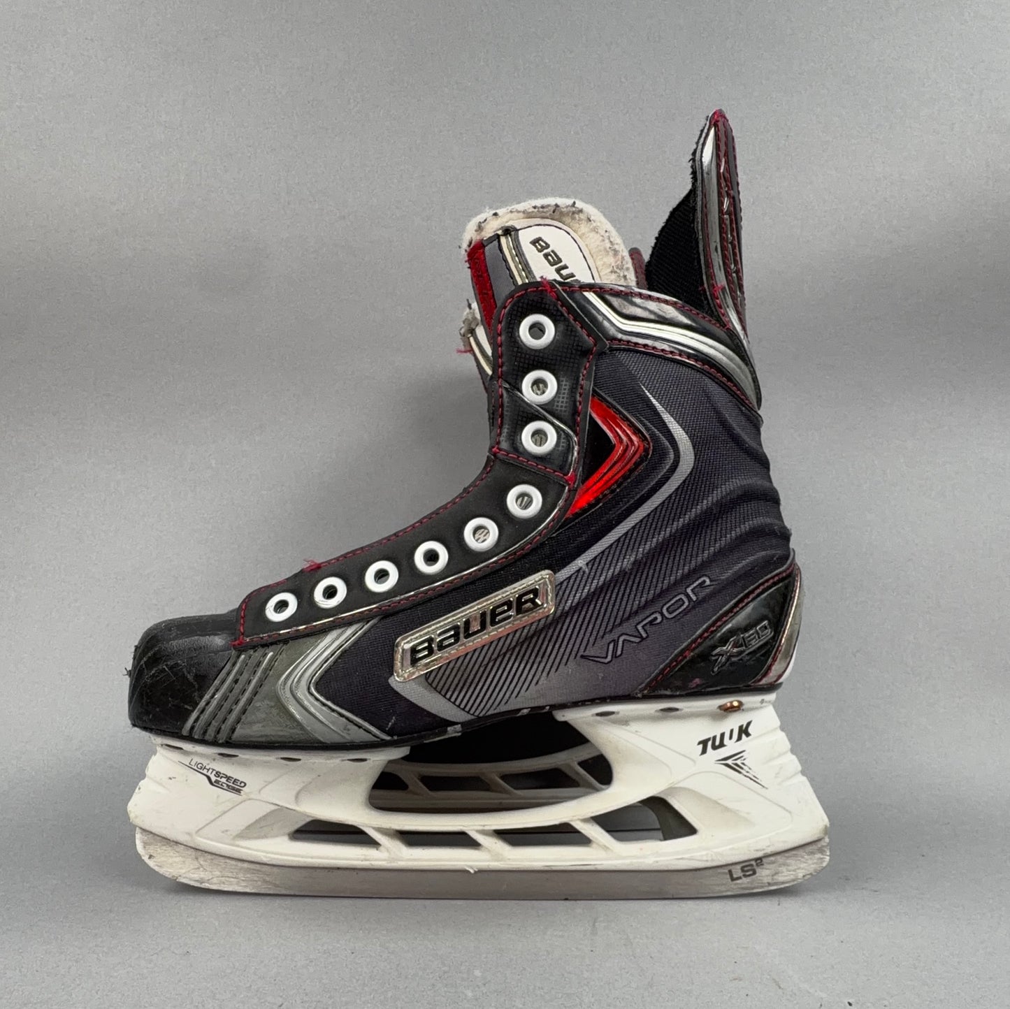 Bauer Vapor X3.0 Size 5 Intermediate Hockey Skates