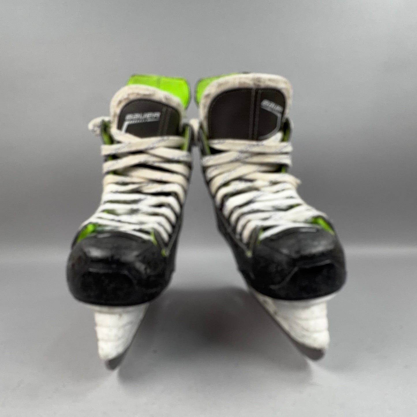 Bauer XLS Size 6.5 Intermediate Hockey Skates