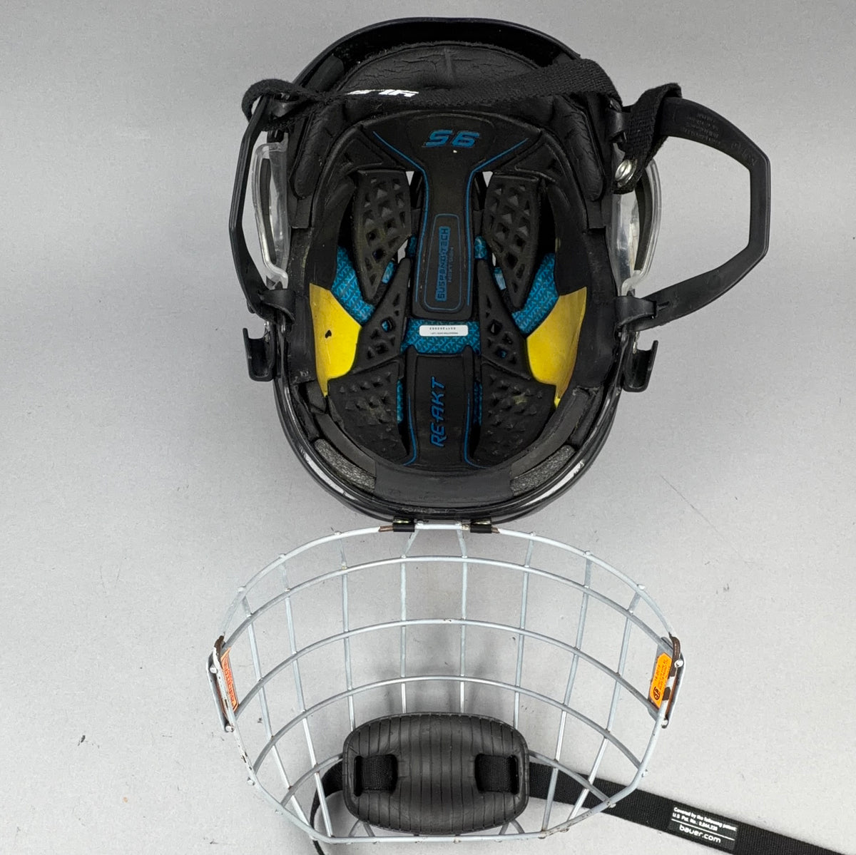 CCM Re-Akt 95 Medium 6 3/4" to 7" Senior Hockey Helmet