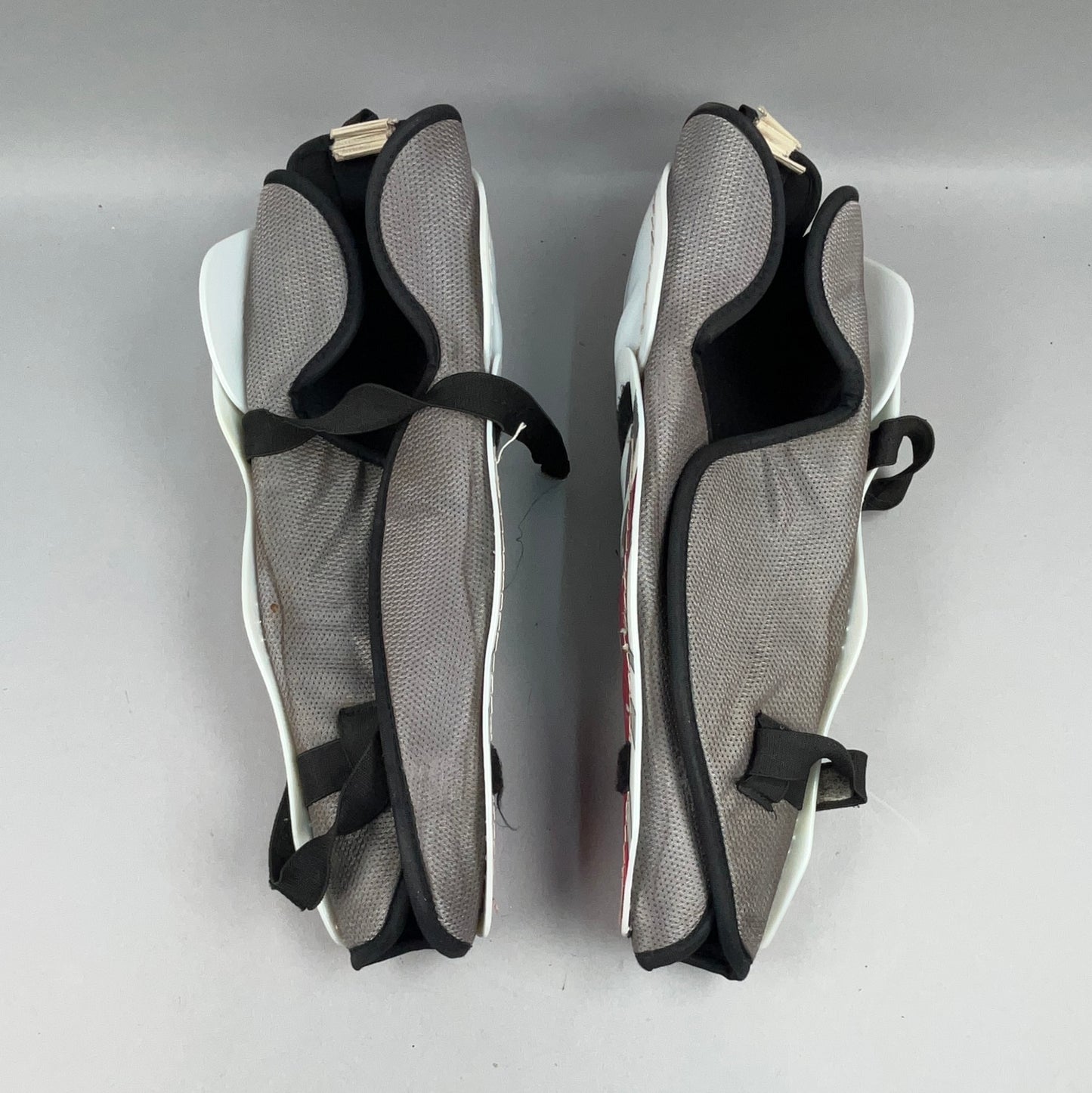 Bauer Vapor XVI Intermediate 14" Hockey Shin Guards