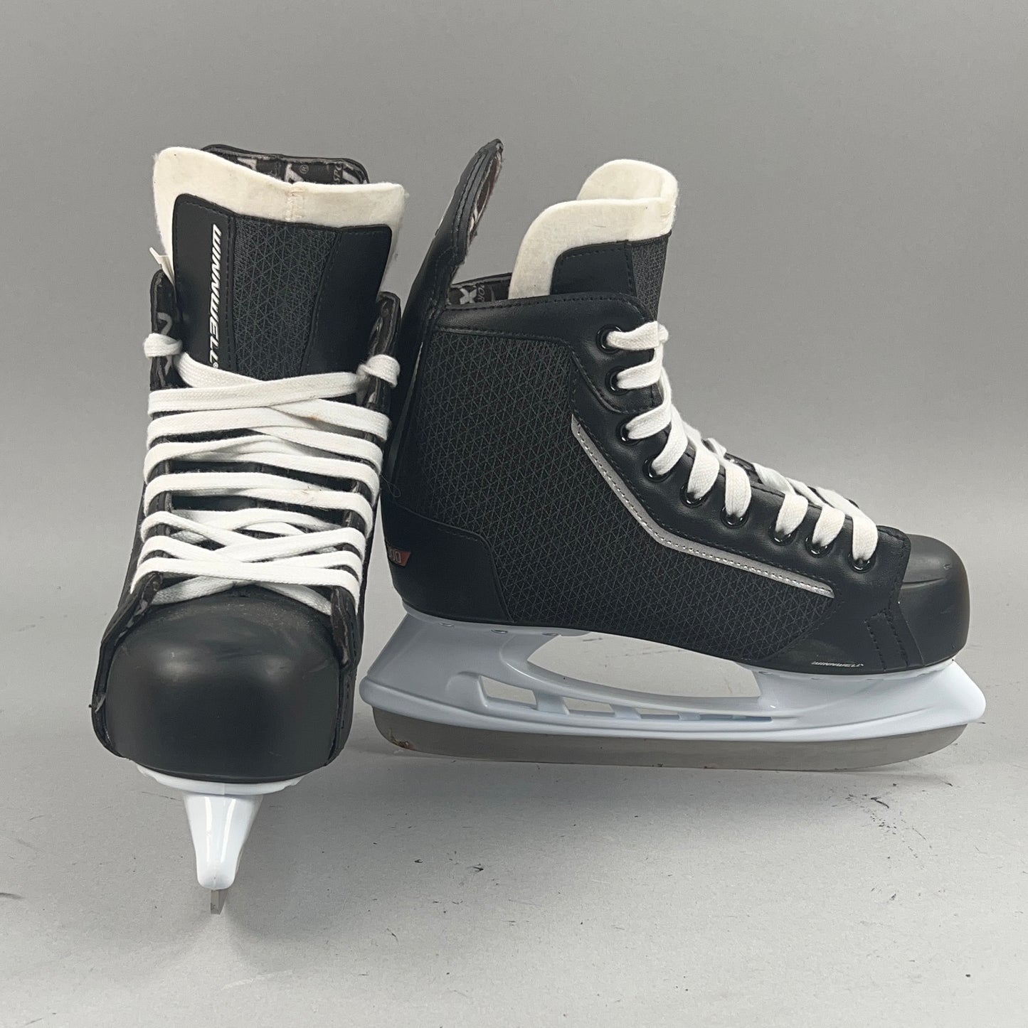 Winnwell AMP 300 Size 6 Intermediate Hockey Skates