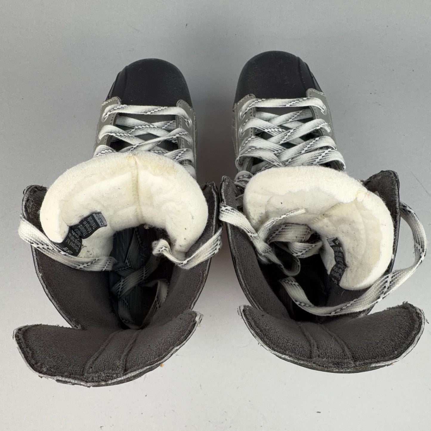 Bauer X3.0 Size 5.5 Intermediate Hockey Skates