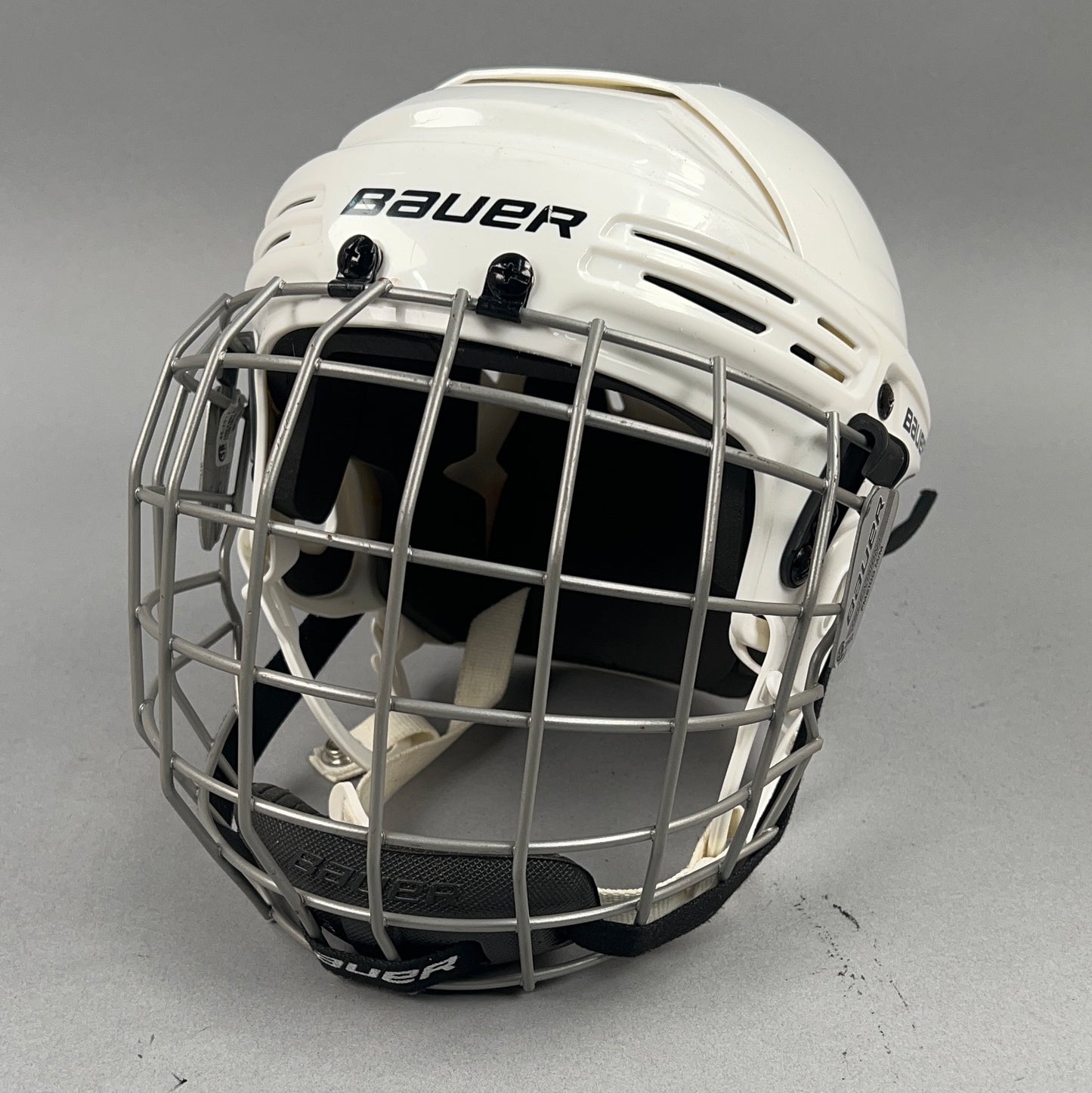 Bauer BHH2100 Medium 6 3/4" to 7 3/8" Senior Hockey Helmet