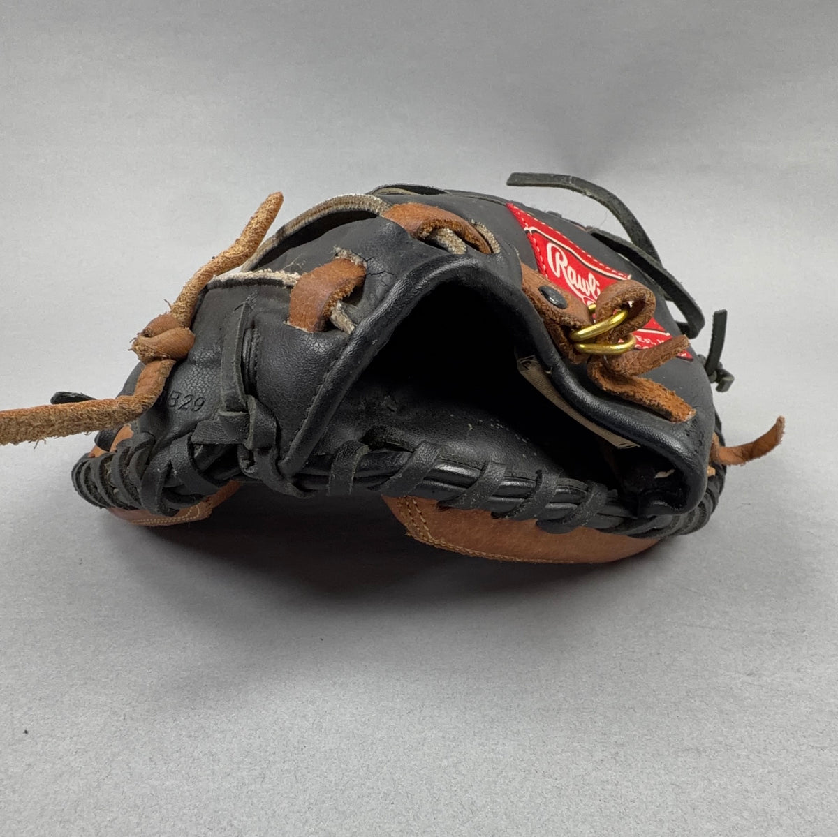 Rawlings Renegade 28.5" Right Hand Thrower Catchers Mitt