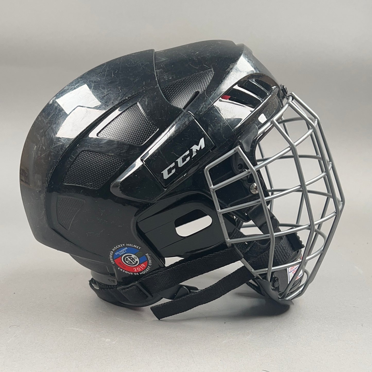 CCM FM50 M Medium 6 3/4" to 7 3/8" Senior Hockey Helmet