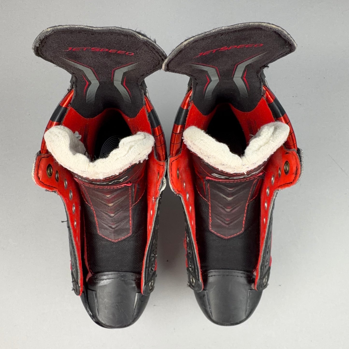 CCM Jetspeed Size 5 Intermediate Hockey Skates